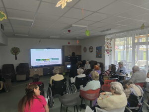 22.10. 2025 Dnešná prednáška pre Našich prijímateľov a zamestnancov na tému zdravá výživa. O zdravej výžive nám prišla porozprávať pracovníčka  RÚVz  BB. 