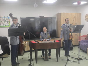 U nás v #hronov bolo opäť veselo. Postarala sa o to Hudba vojenského útvaru Sliač 🎺🎵🎶